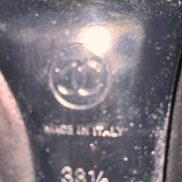 Gorgeous Chanel thigh high boots - Picture 7 of 8